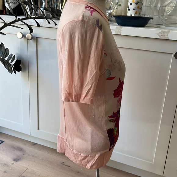 VGUC MaxMara weekend 100% silk short sleeve sweater with floral centre panel - Picture 4 of 8